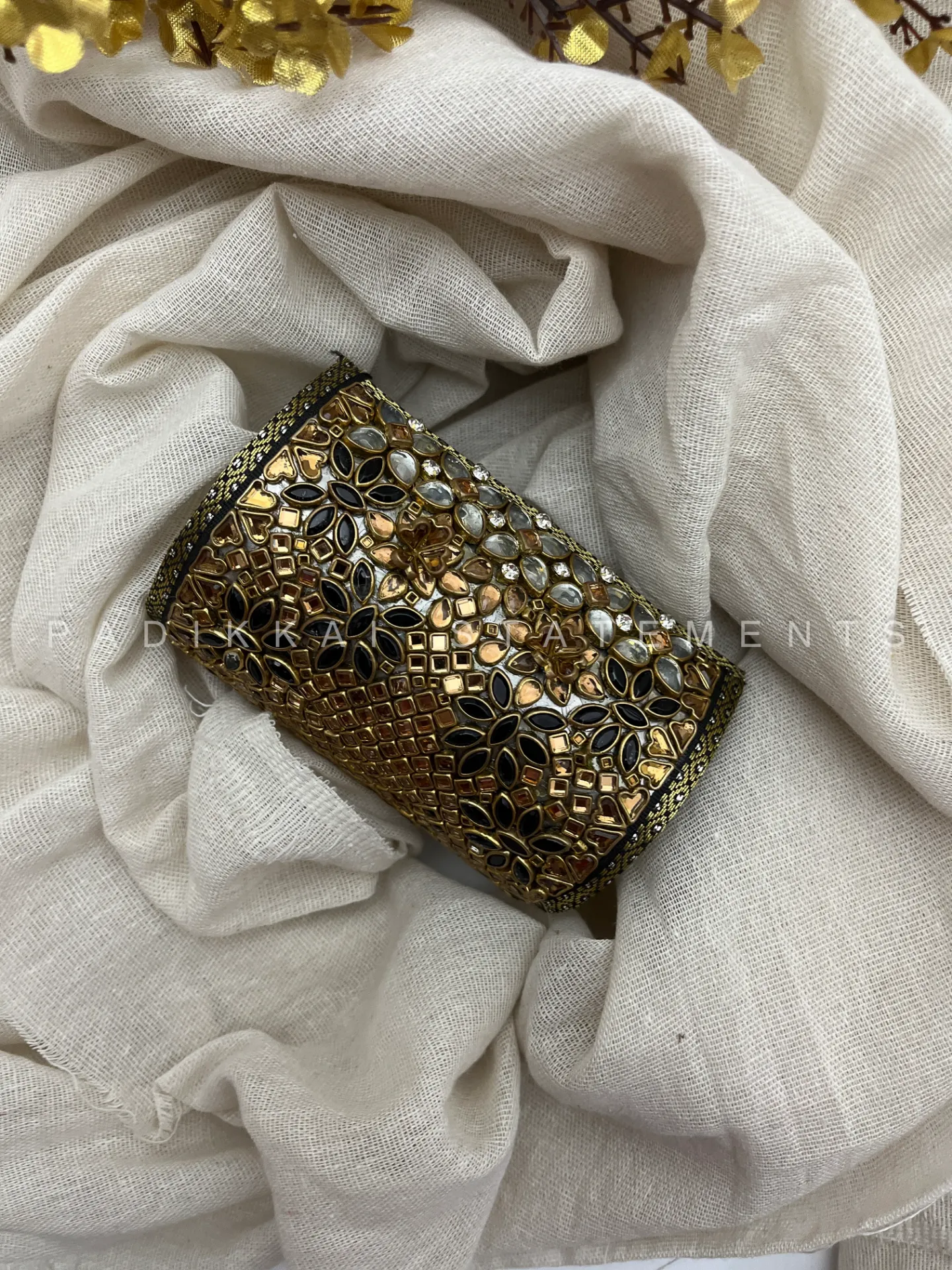 [00096 BN MT A] Kaala pon Kundan Cuff – Black and Gold | Padikkai