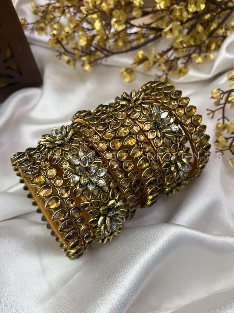 Golden Aura Floral Kundan Set - Gold and Ivory | Padikkai