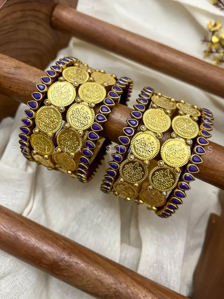 [00042 BN STP A 2.2] Vedika Kundan Bangle Set – Indigo and Gold | Padikkai (2.2)