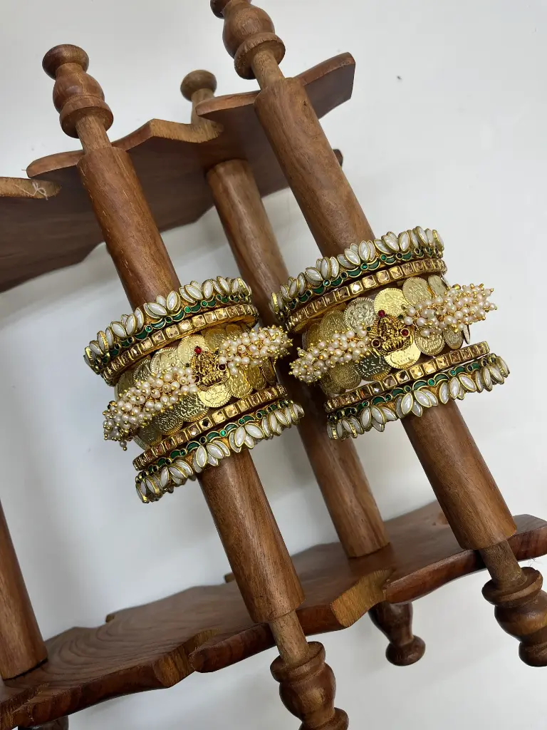 White Lotus Kundan Bangle Set | Bridal  – Pearl White & Gold | Padikkai (2.2)